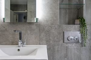 Family Bathroom- click for photo gallery